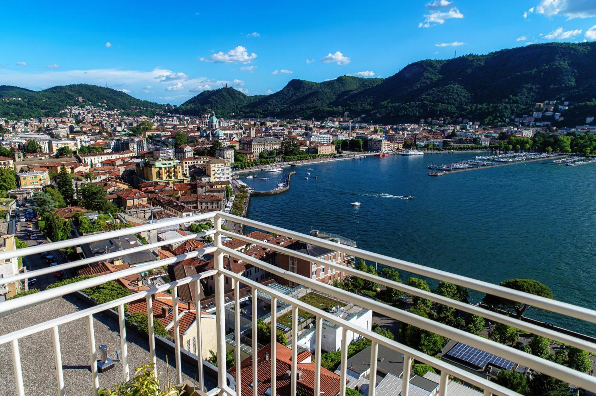 150 Steps To Heaven - By Myhomeincomo Exterior foto
